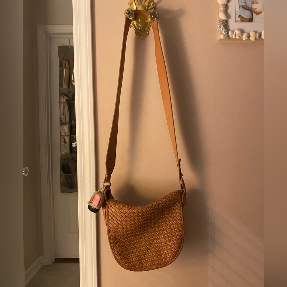 Madewell Woven Saddle Crossbody Bag in Tan Brown